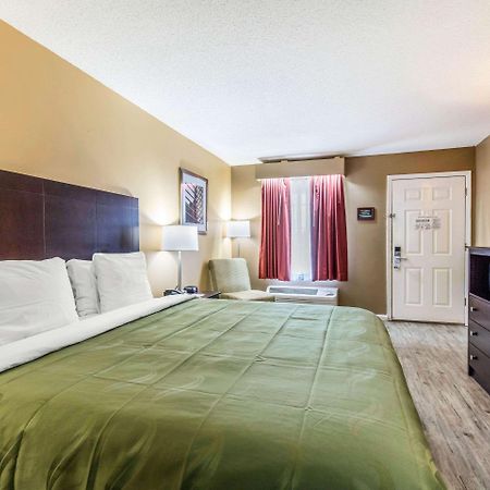 Quality Inn Bessemer I-20 Exit 108 Exterior photo